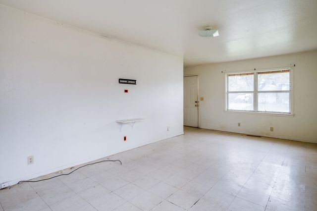 2319 S Saint Clair Ave, Wichita, KS 67213