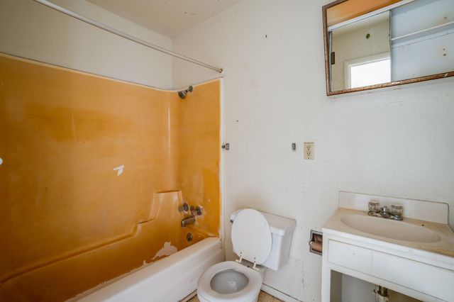 2319 S Saint Clair Ave, Wichita, KS 67213