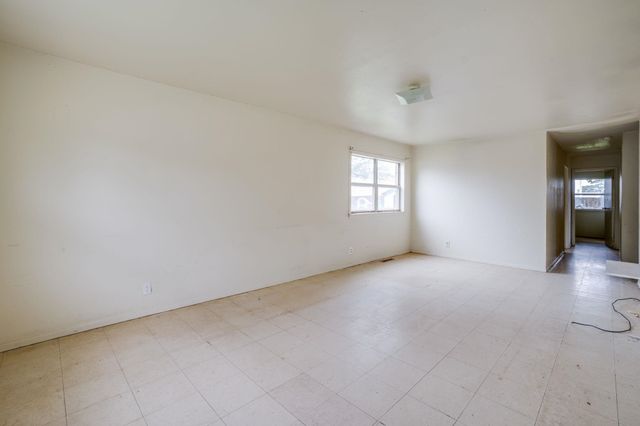 2319 S Saint Clair Ave, Wichita, KS 67213