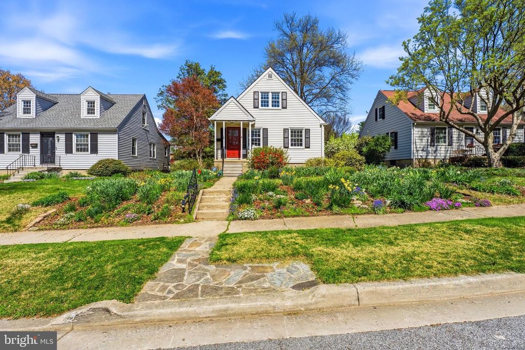 Image 1 of property listing at 304 BROOK RD, Baltimore, MD 21286