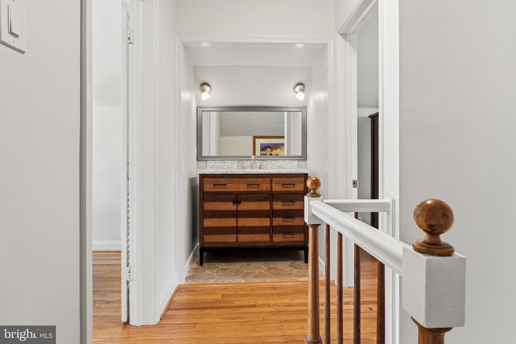 Image 21 of property listing at 304 BROOK RD, Baltimore, MD 21286