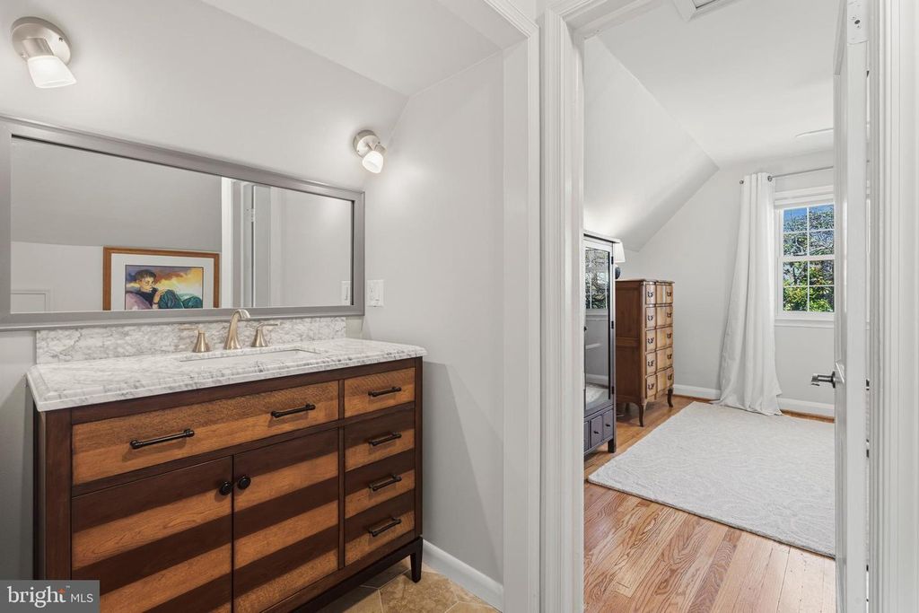 Image 22 of property listing at 304 BROOK RD, Baltimore, MD 21286