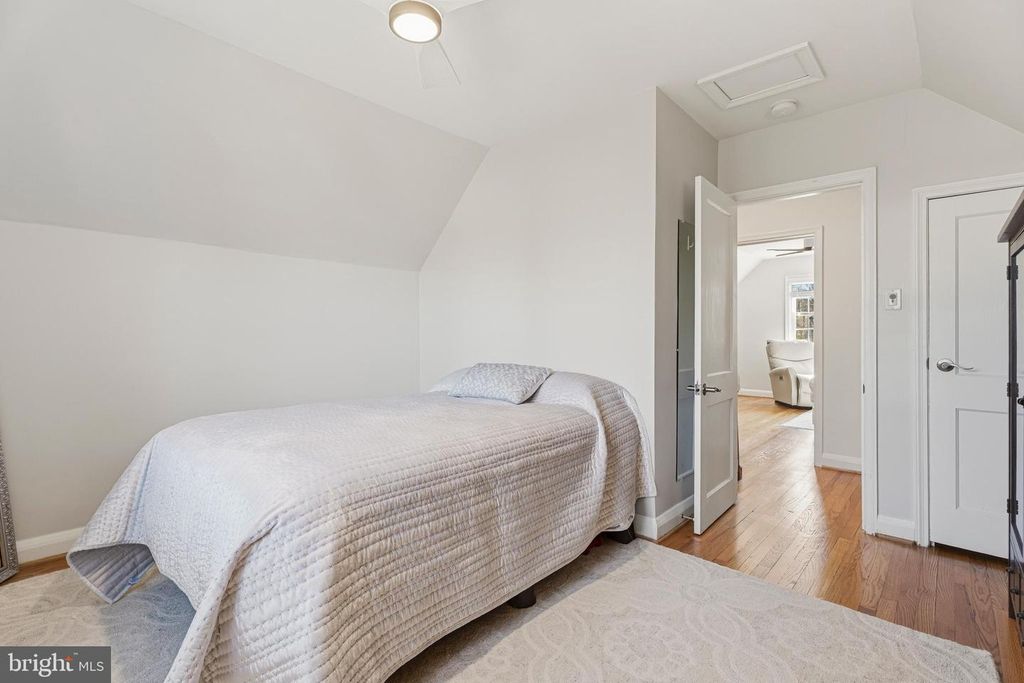 Image 24 of property listing at 304 BROOK RD, Baltimore, MD 21286