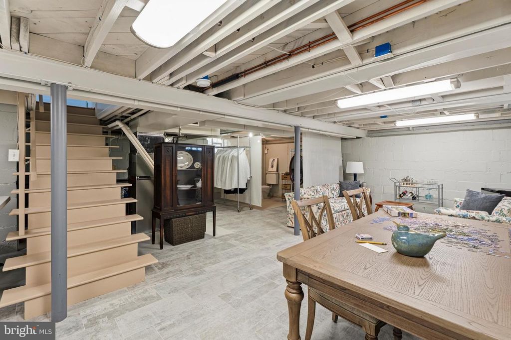 Image 29 of property listing at 304 BROOK RD, Baltimore, MD 21286