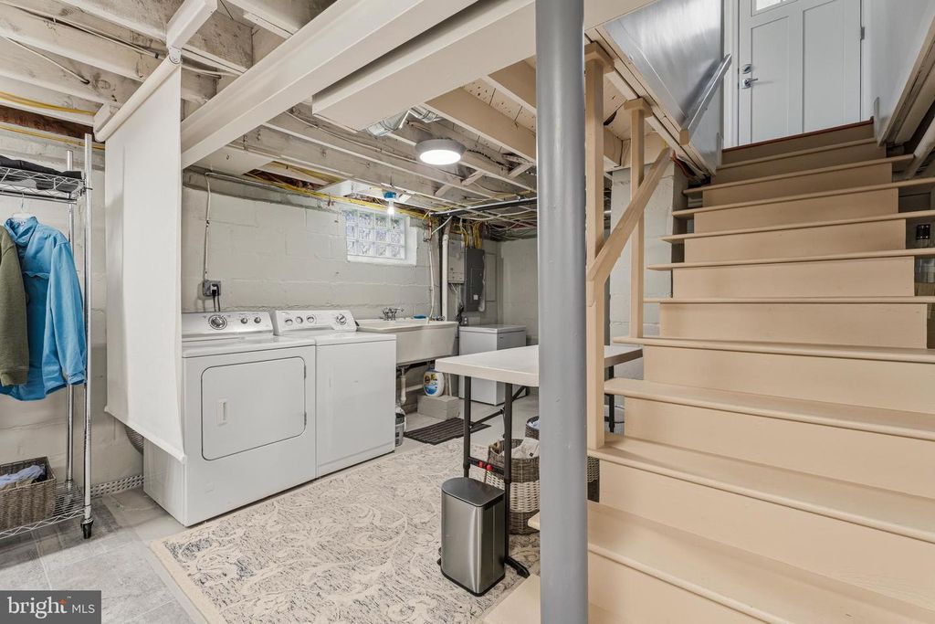 Image 30 of property listing at 304 BROOK RD, Baltimore, MD 21286