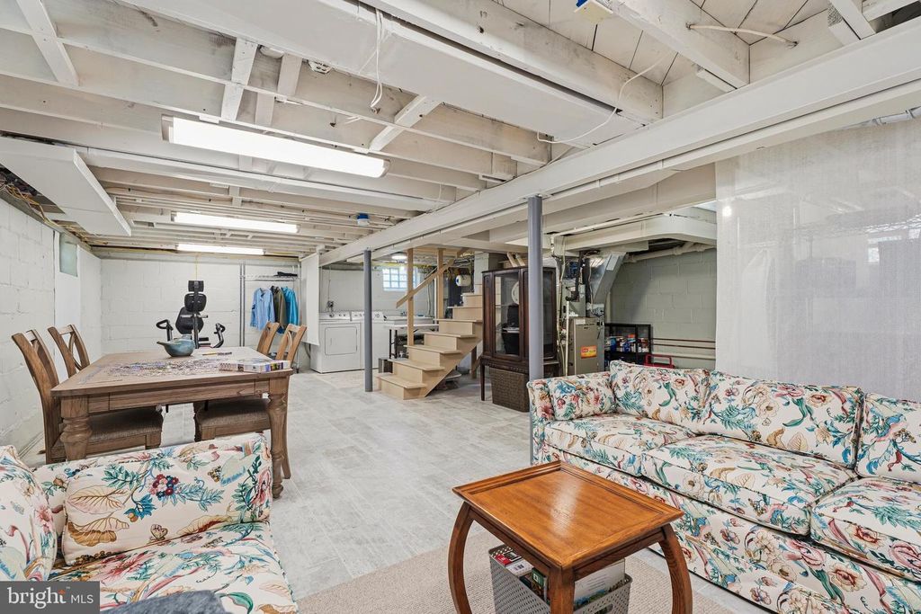 Image 31 of property listing at 304 BROOK RD, Baltimore, MD 21286