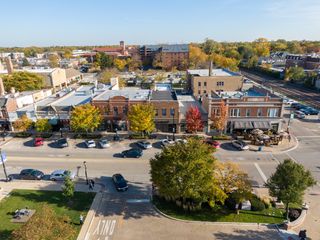35 S Prospect Avenue 2, Park Ridge, IL 60068