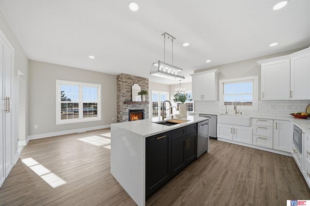 11855 N 79th Street, Lincoln, NE 68517