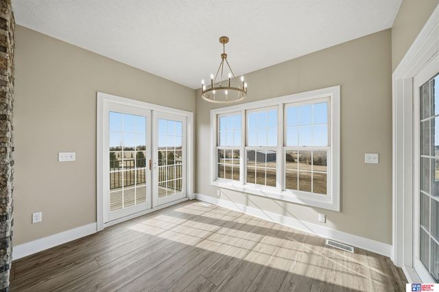 11855 N 79th Street, Lincoln, NE 68517