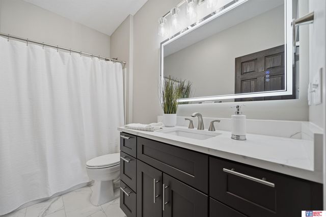 11855 N 79th Street, Lincoln, NE 68517