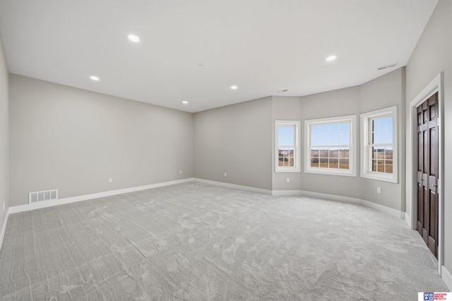 11855 N 79th Street, Lincoln, NE 68517