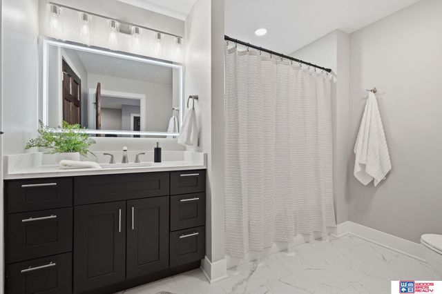 11855 N 79th Street, Lincoln, NE 68517