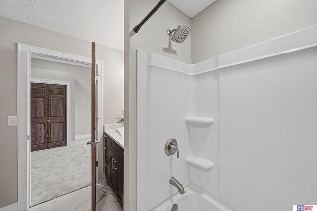 11855 N 79th Street, Lincoln, NE 68517