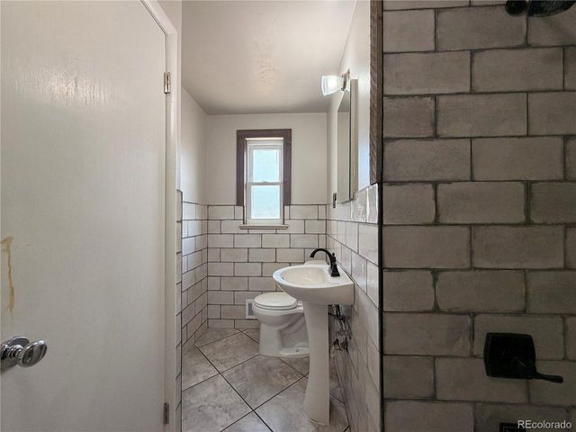 442 Fulton St, Aurora, CO 80010