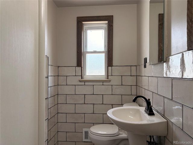 442 Fulton St, Aurora, CO 80010