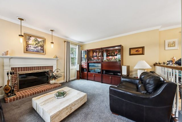 388 Narragansett Court, Crystal Lake, IL 60012