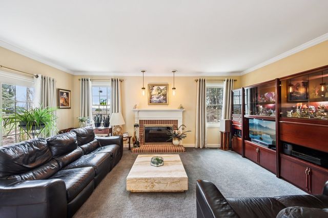 388 Narragansett Court, Crystal Lake, IL 60012