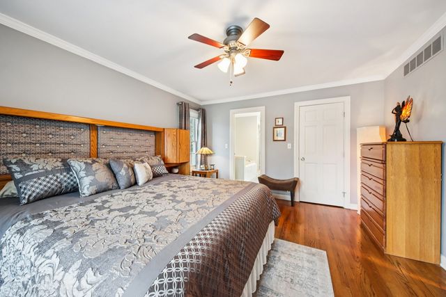 388 Narragansett Court, Crystal Lake, IL 60012