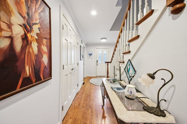 388 Narragansett Court, Crystal Lake, IL 60012