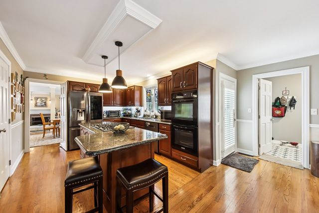 388 Narragansett Court, Crystal Lake, IL 60012