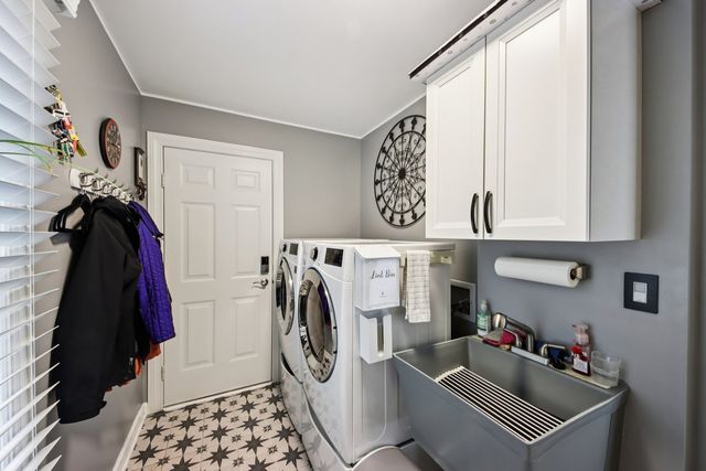 388 Narragansett Court, Crystal Lake, IL 60012