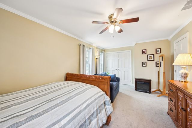 388 Narragansett Court, Crystal Lake, IL 60012