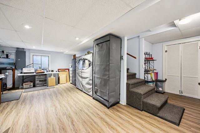 388 Narragansett Court, Crystal Lake, IL 60012