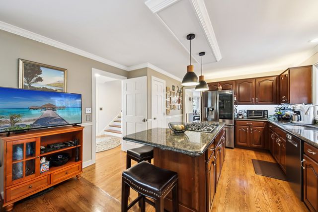 388 Narragansett Court, Crystal Lake, IL 60012