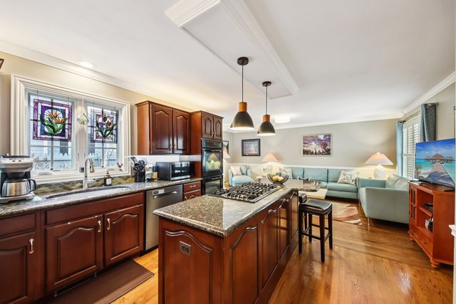 388 Narragansett Court, Crystal Lake, IL 60012