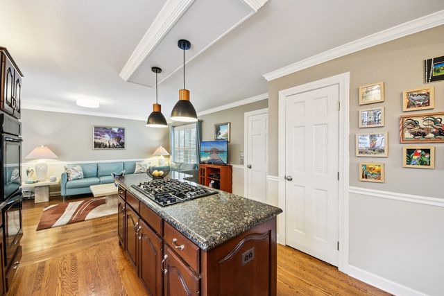 388 Narragansett Court, Crystal Lake, IL 60012