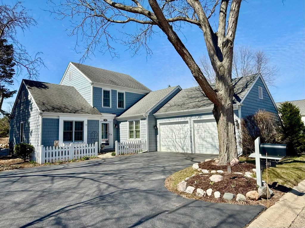 388 Narragansett Court, Crystal Lake, IL 60012