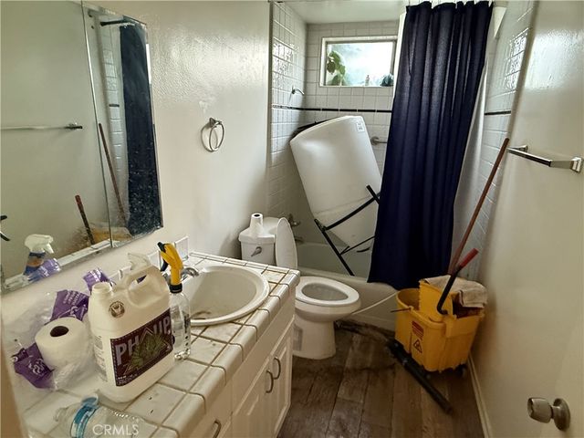 22435 Welby Way, West Hills, CA 91307