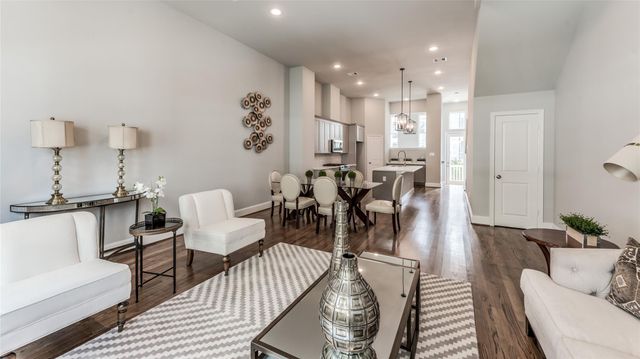 605 W 24th Street, Houston, TX 77008