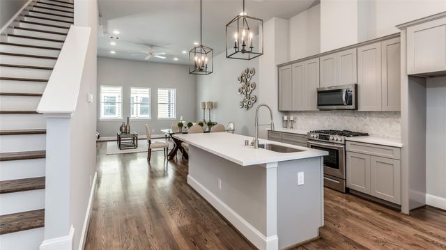605 W 24th Street, Houston, TX 77008