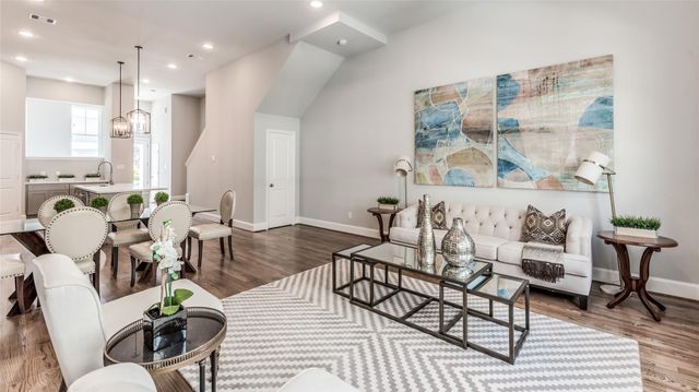 605 W 24th Street, Houston, TX 77008