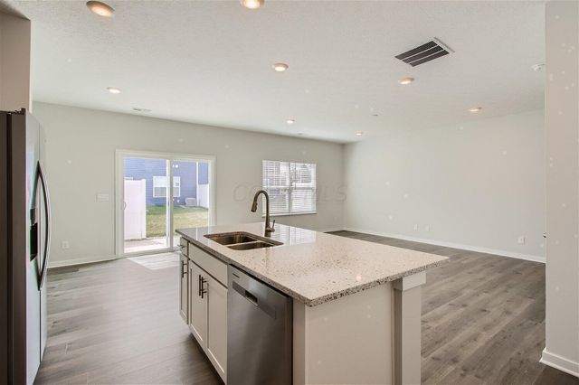 6371 Marinelli Drive N, Columbus, OH 43228