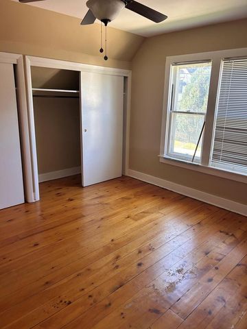 W58N421 Hilbert AVENUE, Cedarburg, WI 53012