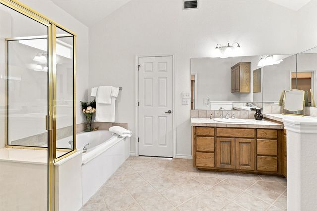 3303 E Scenic LOOP, Marble Falls, TX 78654