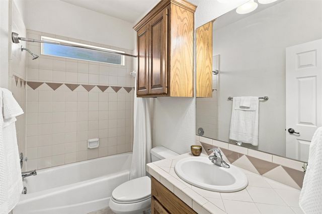 3303 E Scenic LOOP, Marble Falls, TX 78654