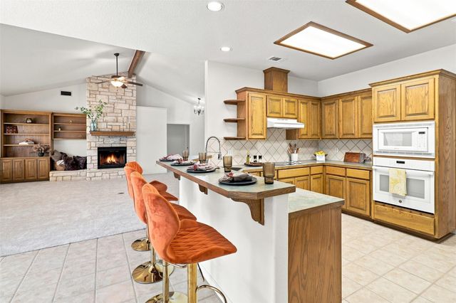 3303 E Scenic LOOP, Marble Falls, TX 78654