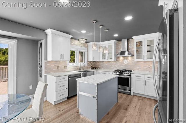 43912 Trillium Drive, Sterling Heights, MI 48314
