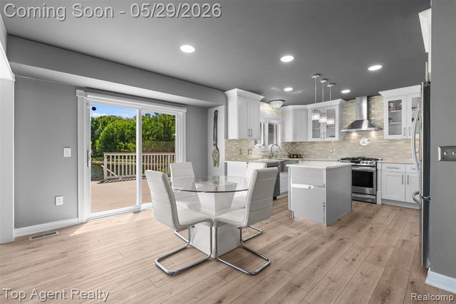 43912 Trillium Drive, Sterling Heights, MI 48314