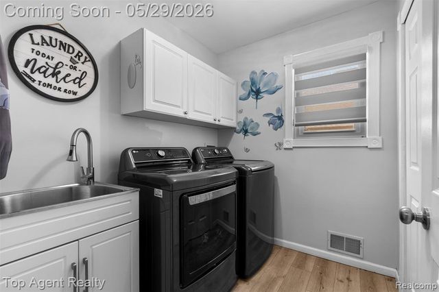 43912 Trillium Drive, Sterling Heights, MI 48314