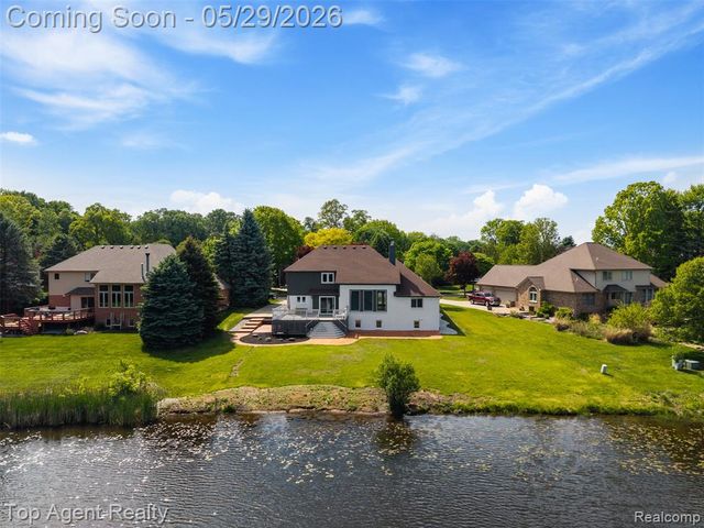 43912 Trillium Drive, Sterling Heights, MI 48314