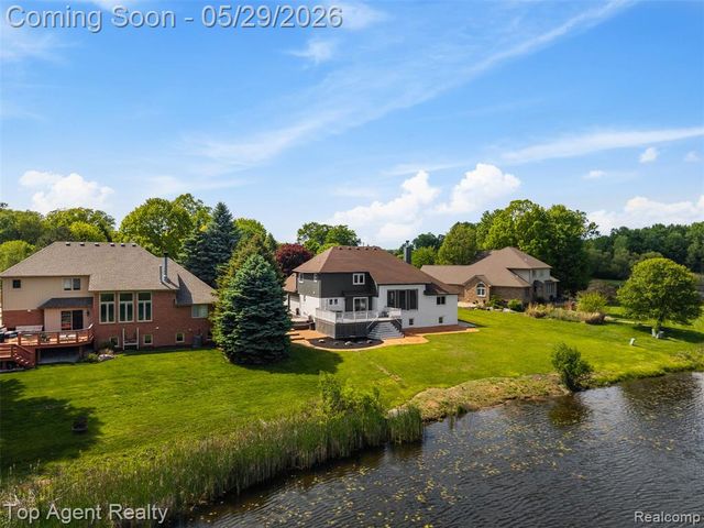 43912 Trillium Drive, Sterling Heights, MI 48314
