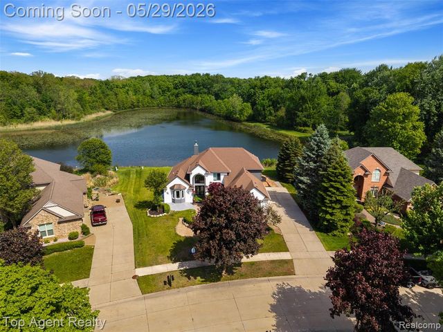 43912 Trillium Drive, Sterling Heights, MI 48314