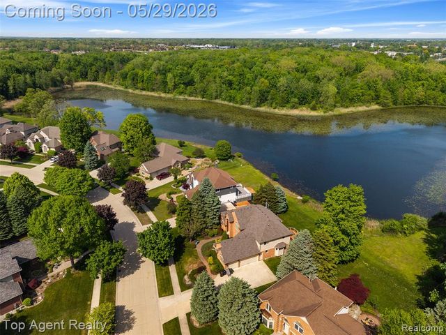 43912 Trillium Drive, Sterling Heights, MI 48314