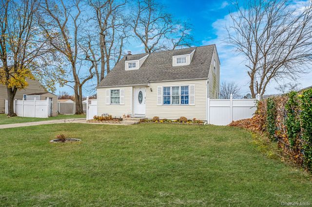 47 Satinwood Street, Central Islip, NY 11722