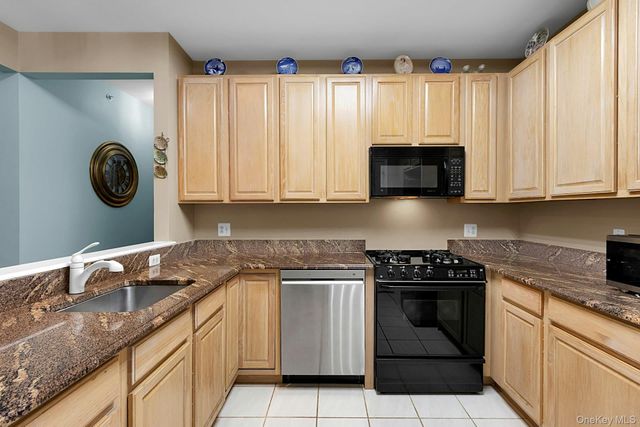 24 N De Baun Avenue 302, Suffern, NY 10901