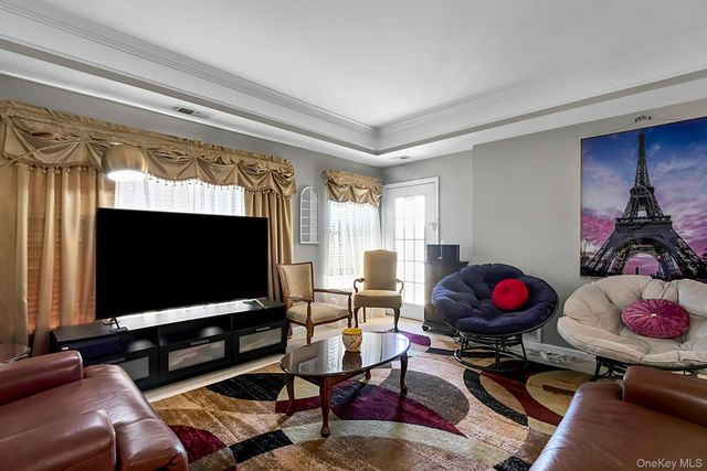 24 N De Baun Avenue 302, Suffern, NY 10901